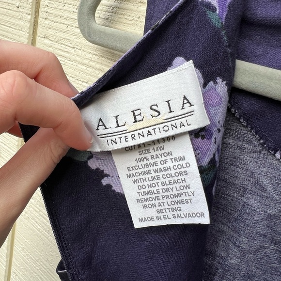 Alesia International Dress Sz 14 Vintage Sleeveless Purple Floral Hawaiian Y2K - Picture 4 of 6